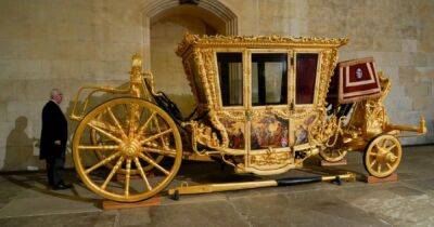 First look at 300 year old gold Coronation coach King Charles will travel in this weekend - www.ok.co.uk - Britain - county Hall - county King William