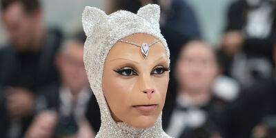 Doja Cat Transforms Into Karl Lagerfeld's Beloved Cat Choupette for Met Gala 2023 - www.justjared.com - New York