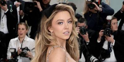 Sydney Sweeney Shines in a Bedazzled Dress & Black Bows at Met Gala 2023 Amid Questions About Her Relationship with Fiance Jonathan Davino - www.justjared.com - New York