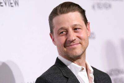 Ben McKenzie Says It Was A ‘Bad Idea’ To Rewatch ‘The O.C.’ With His 7-Year-Old Daughter - etcanada.com - France