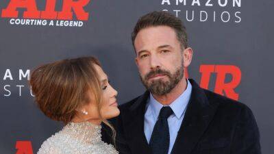 This Jennifer Lopez and Ben Affleck Clip Has Me Enthralled for Some Reason - www.glamour.com