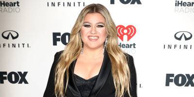 Kelly Clarkson Is Reportedly Unaware 'The Kelly Clarkson Show' Is Toxic Behind The Scenes - www.justjared.com