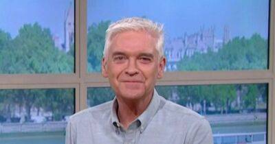 Phillip Schofield 'fights to avoid This Morning axe' over Holly Willoughby 'feud' - www.ok.co.uk