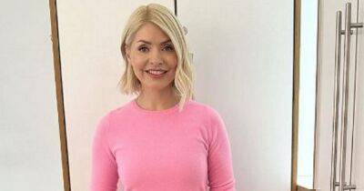 Holly Willoughby stuns as she shares rare snap with look-alike sister - www.manchestereveningnews.co.uk - Britain - Manchester - Austria