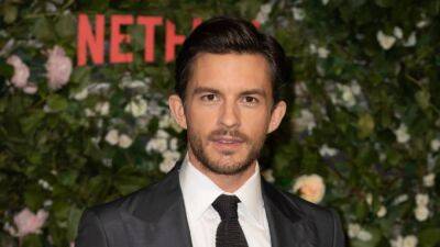 'Bridgerton's Jonathan Bailey Spotted on Set of 'Wicked' For First Time With Ariana Grande: PIC - www.etonline.com