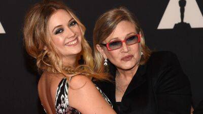 Billie Lourd Honors Late Mom Carrie Fisher in Emotional Mother's Day Tribute - www.etonline.com - county Fisher
