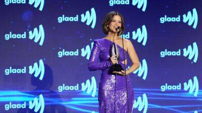 Maren Morris Takes a Dig at 'Unemployed' Tucker Carlson While Accepting GLAAD Award - www.etonline.com