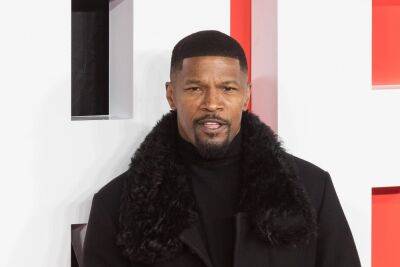 Jamie Foxx still in rehab, surrounded by family, amid health crisis: report - nypost.com - Chicago - city Windy