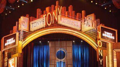 Tony Awards Can Proceed Without Writers' Strike Picketers After WGA Agreement - www.etonline.com - USA