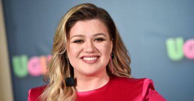 Kelly Clarkson Was ‘Blindsided’ by Toxic Work Environment Allegations at Her Talk Show: ‘She Wasn’t Aware’ - www.usmagazine.com - USA