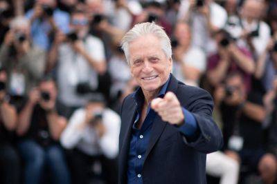 Michael Douglas Jokes About Being An ‘Expert At Sex Scenes’ While Remembering The Cannes Premiere Of ‘Basic Instinct’ - etcanada.com - France - county Douglas