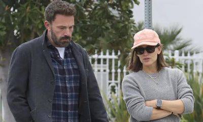 Ben Affleck and Jennifer Garner chat as they drop off their kids at school - us.hola.com - Los Angeles