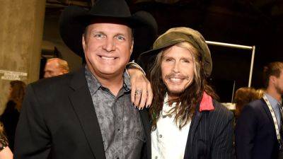 Garth Brooks once found himself showering with Steven Tyler: 'How many people get to say that?' - www.foxnews.com - New York