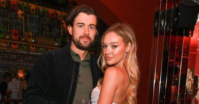 Jack Whitehall’s girlfriend Roxy Horner is glowing as she shares first pic of six month baby bump - www.ok.co.uk