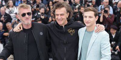 Sean Penn & Tye Sheridan Bring 'Black Flies' To The Red Carpet For Cannes 2023 - www.justjared.com - France - Hollywood - New York