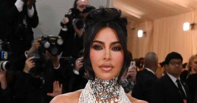Kim Kardashian Covers Her Curves in 50,000 Real Pearls for 2023 Met Gala 1 Year After Marilyn Monroe Dress Debacle: Photos - www.usmagazine.com - New York