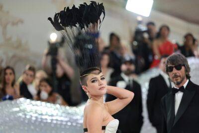 Florence Pugh Shows Off Shaved Head In Feathery Met Gala Look - etcanada.com