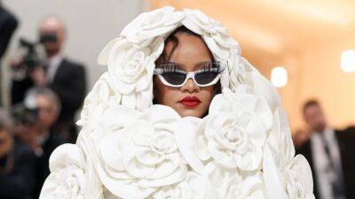 Rihanna Finally Arrived at the Met Gala Looking Like a Literal Cloud - www.glamour.com - New York