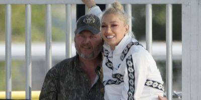 Gwen Stefani Sits on Blake Shelton's Lap, Shares a Kiss While Attending Her Son's Football Game - www.justjared.com - Los Angeles