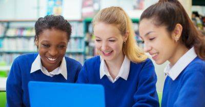 Penwortham Priory Academy win £5,000 worth of education laptops - www.manchestereveningnews.co.uk - Britain
