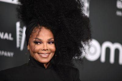 Janet Jackson Sneaks Out Of Toronto Hotel For Night Without Security: ‘I’m Free’ - etcanada.com