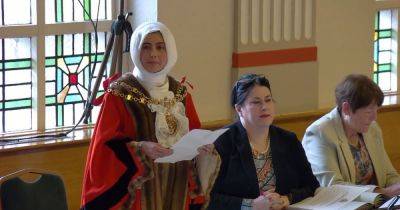 Councillor becomes first ethnic minority Mayor of Tameside in historic moment for borough - www.manchestereveningnews.co.uk - county Hall