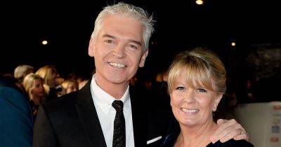 Phillip Schofield apologises to wife Stephanie for being unfaithful during affair - www.ok.co.uk