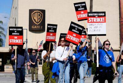 Writers Strike Looks To Be A Long Fight, As Hollywood Braces - etcanada.com - Los Angeles