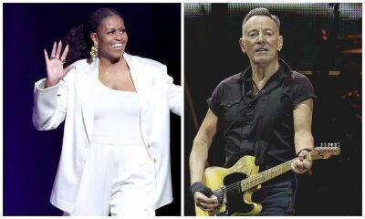 Watch Michelle Obama sing with Bruce Springsteen as Barack Obama cheers them on - us.hola.com - USA