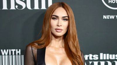 Megan Fox Wore Faux Freckles on the Cover of 'Sports Illustrated' - Get the Look - www.glamour.com