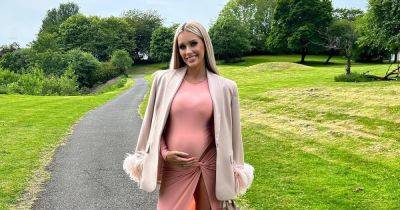 Pregnant Laura Anderson pre-empts trolls' criticism as she shares radiant bump snaps - www.ok.co.uk