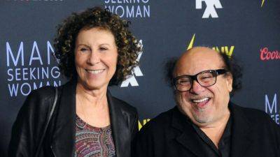 Rhea Perlman Says She's Still Married to Danny DeVito Despite Being Separated Since 2012 - www.etonline.com - Jersey