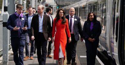 Kate Middleton is ravishing in red as she and Prince William take tube to the pub - www.ok.co.uk - London - Charlotte