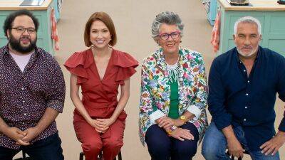 Why 'Great American Baking Show' Host Ellie Kemper Was Intimidated by Judge Prue Leith (Exclusive) - www.etonline.com - Britain - USA - Italy - Chicago