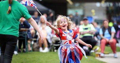 People across Greater Manchester came together to celebrate the Coronation - and have a right royal knees up - www.manchestereveningnews.co.uk - London - Manchester