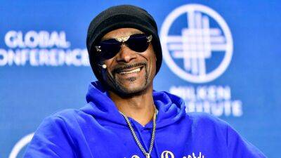 Snoop Dogg Backs Striking Writers, Blasts Studio Accounting: ‘That S—t Don’t Add Up’ (Video) - thewrap.com