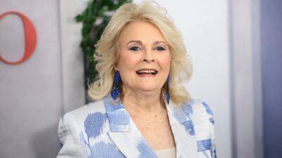 'And Just Like That' Season 2 Has Candice Bergen Returning as Enid Frick and Another New Face - www.etonline.com - New York - county York