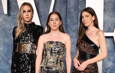 Haim recall being told they’d “never get a record deal” - www.nme.com - Britain