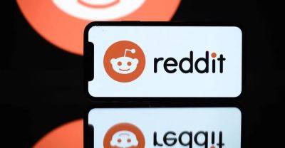 Thousands of Reddit communities go private in protest over new data charges - www.thefader.com