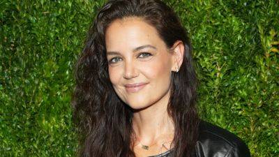 Let Katie Holmes’s Unfinished, Tousled Waves Be Your Summer Beauty Inspo - www.glamour.com - New York - New York