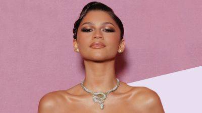 Zendaya Calls BS on the Rumor She Was Booted From a Restaurant for her Outfit - www.glamour.com