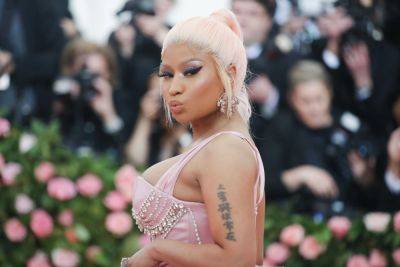 Nicki Minaj Reveals She Underwent Breast Reduction: ‘New Boobs Who Dis?’ - etcanada.com