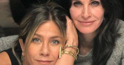 Jennifer Aniston shares unseen Friends bloopers to celebrate pal Courteney Cox’s birthday - www.ok.co.uk