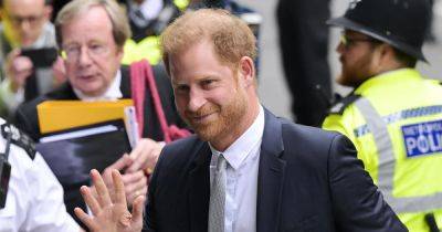Why Prince Harry Is ‘Willing to Risk It All’ in ‘Extremely Draining’ Phone Hacking Court Battle - www.usmagazine.com