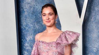 ‘White Lotus’ Star Haley Lu Richardson’s Message to Portia Haters: ‘Go to Therapy’ - variety.com - Thailand - city Columbus