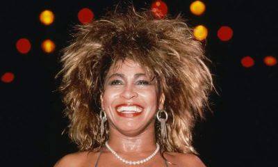 Broadway theater to dim marquee lights for Tina Turner, a traditional Broadway ceremony - us.hola.com - New York