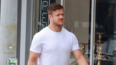 Dan Reynolds Looks Buff in New Photos from Casual Solo Outing - www.justjared.com