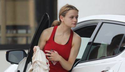 Joey King Hits the Gym After Celebrating the Wrap of Upcoming Series 'We Were the Lucky Ones' - www.justjared.com - Los Angeles - Santa Monica - Romania