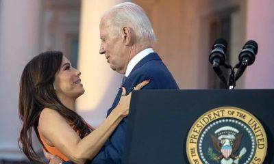 President Joe Biden makes Eva Longoria cry while delivering his thoughts about the ‘Flamin’ Hot’ movie - us.hola.com - USA - Washington