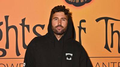 Brody Jenner Proposes to Pregnant Girlfriend Tia Blanco at Her Baby Shower - www.etonline.com